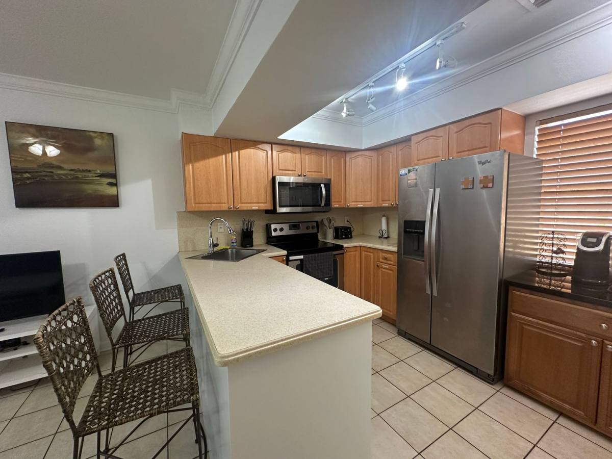 Apartment for rent at 740 NE 37th St, Fort Lauderdale, FL 33334