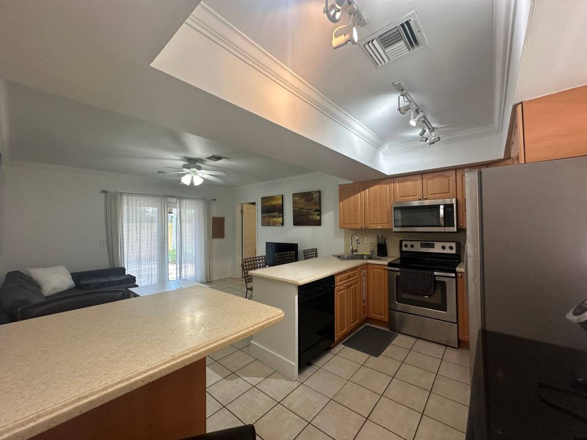 Apartment for rent at 740 NE 37th St, Fort Lauderdale, FL 33334