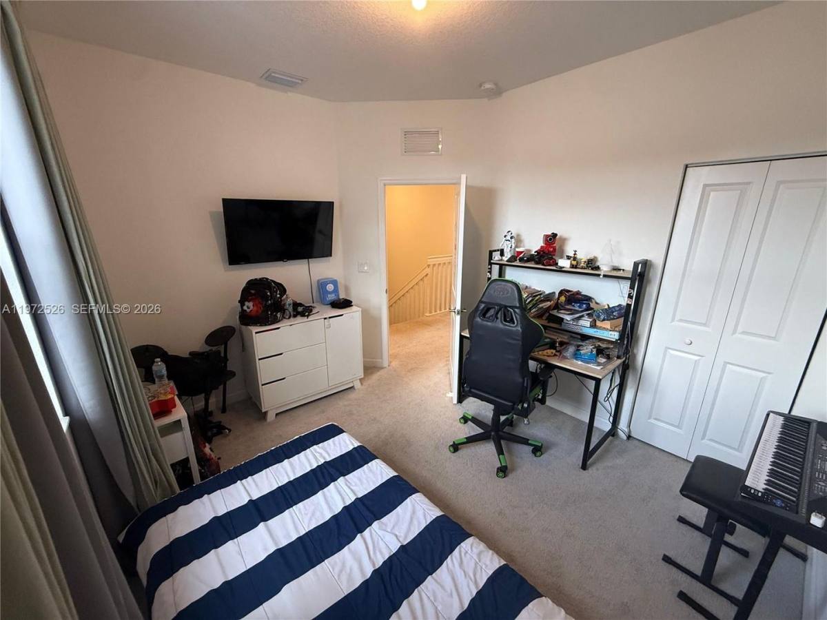 Townhouse for rent at 20378 NW 6th Ave, Miami, FL 33169