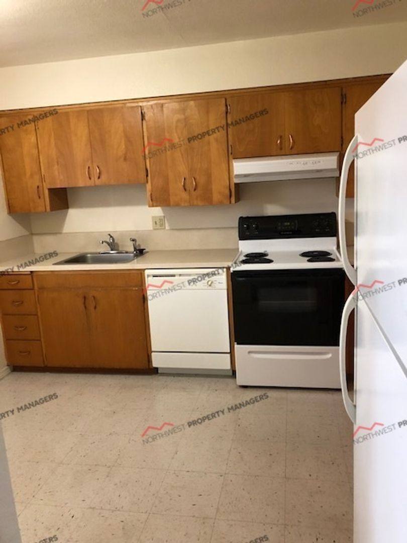 Apartment for rent at 1933-1935 S Market Blvd, Chehalis, WA 98532