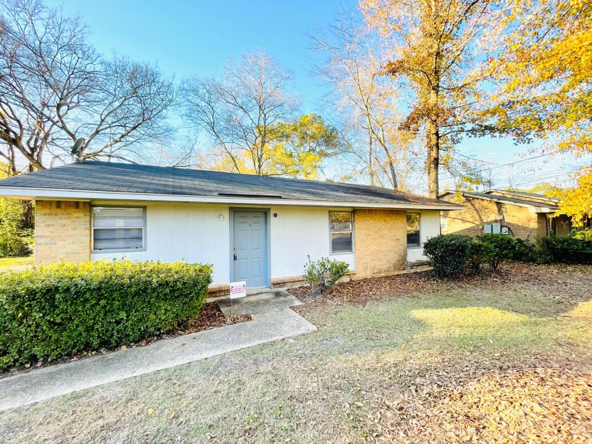 House for rent at 6265 Wares Ferry Rd, Montgomery, AL 36117