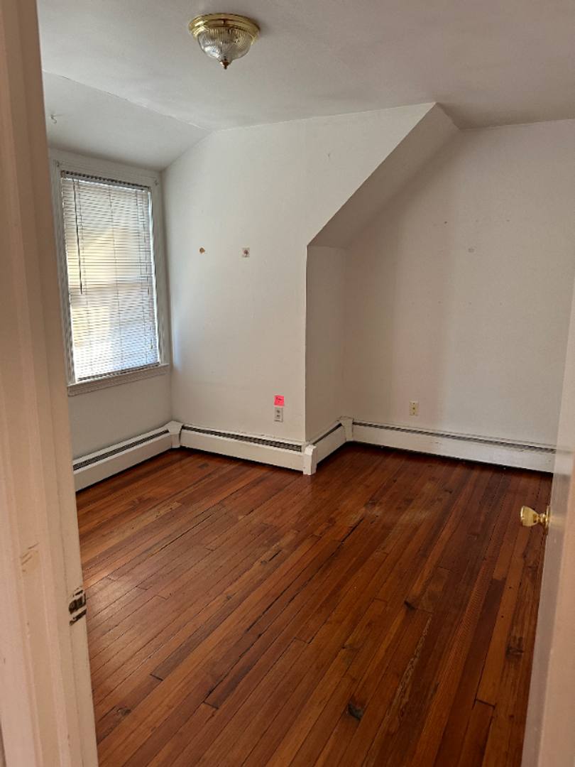 Apartment for rent at 56 Hillside Place, New Haven, CT 06511
