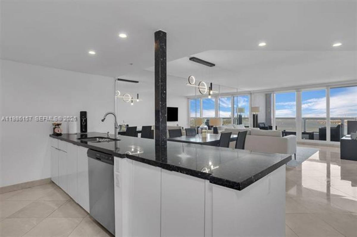 Apartment for rent at 1717 N Bayshore Dr, Miami, FL 33132
