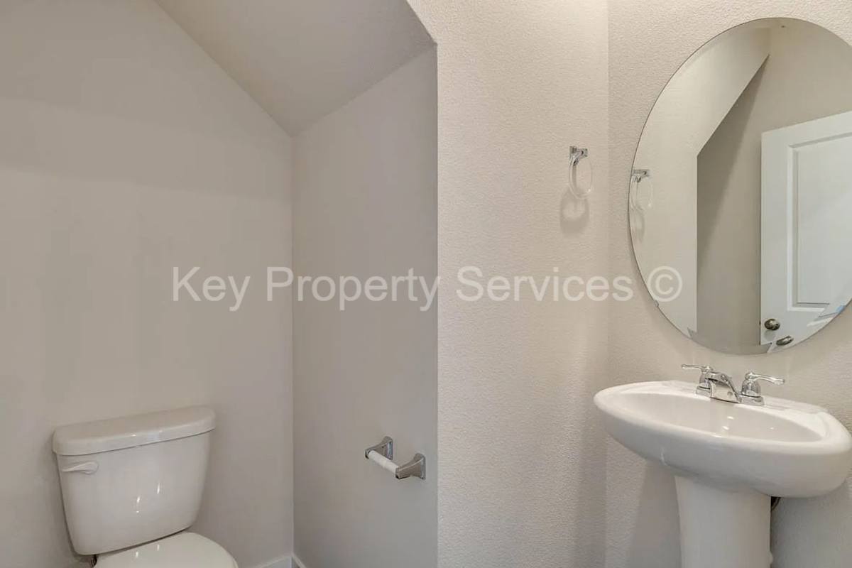 Townhouse for rent at 12609 NE 116th Way, Vancouver, WA 98682