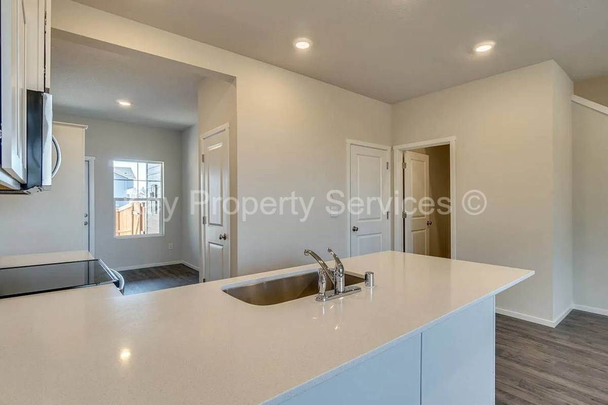 Townhouse for rent at 12609 NE 116th Way, Vancouver, WA 98682
