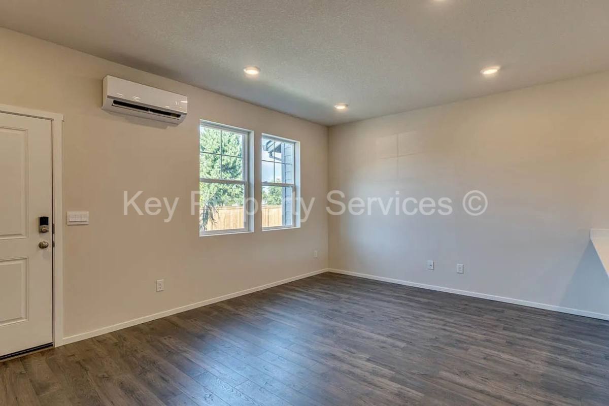 Townhouse for rent at 12609 NE 116th Way, Vancouver, WA 98682