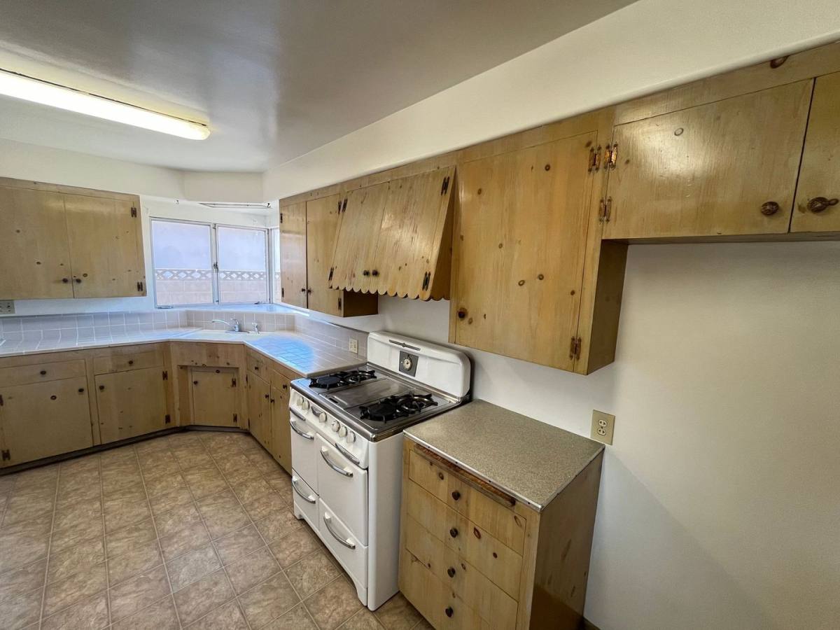 House for rent at 215 S D St, Lompoc, CA 93436