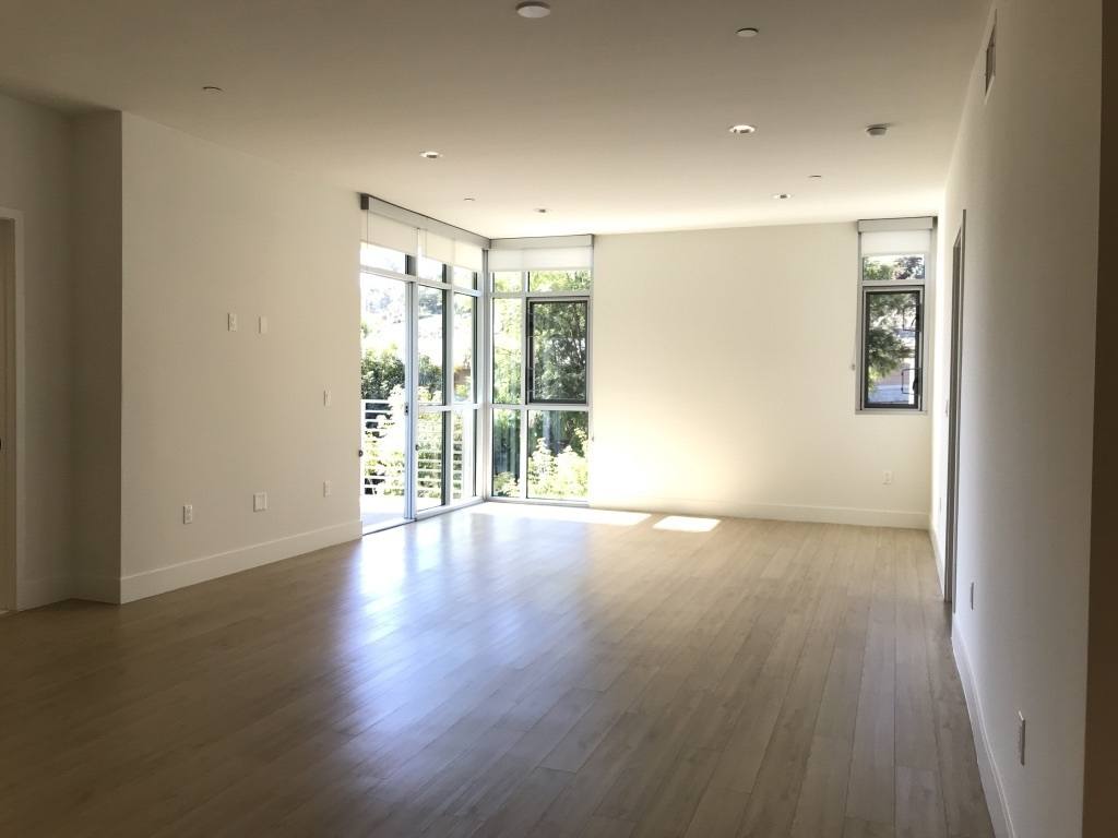 Apartment for rent at 11715 Bellagio Rd, Los Angeles, CA 90049
