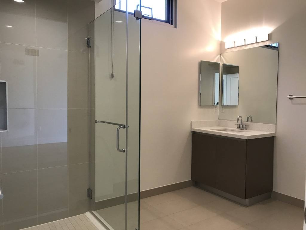 Apartment for rent at 11715 Bellagio Rd, Los Angeles, CA 90049