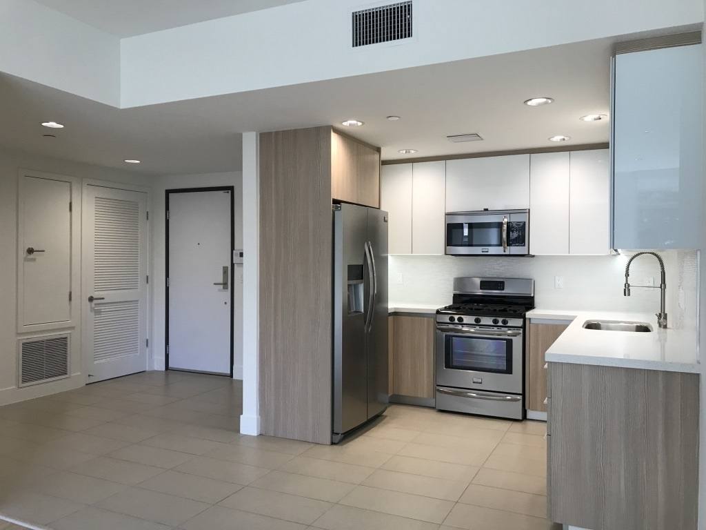 Apartment for rent at 11715 Bellagio Rd, Los Angeles, CA 90049