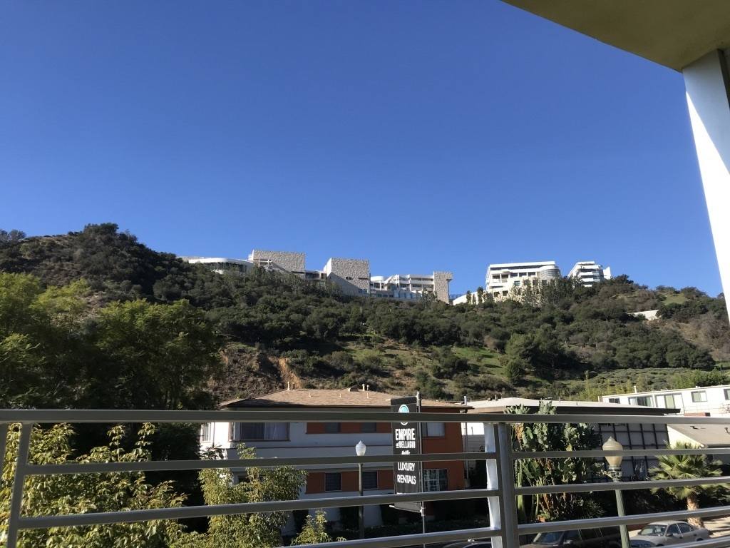 Apartment for rent at 11715 Bellagio Rd, Los Angeles, CA 90049