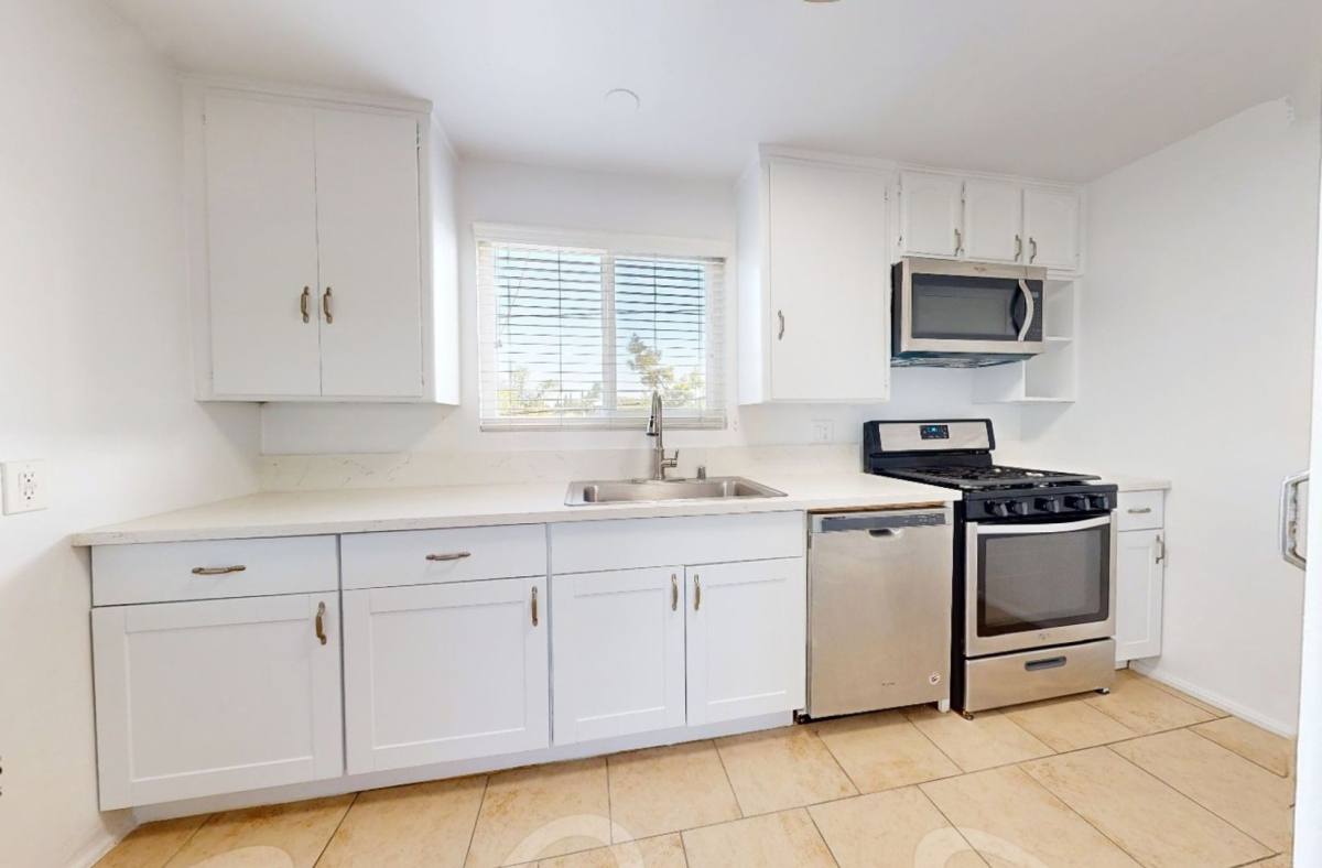 Apartment for rent at 1951 Frank St, Santa Monica, CA 90404