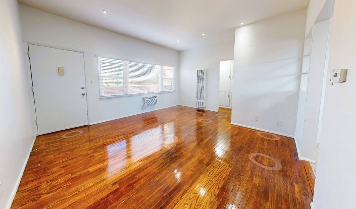 Apartment for rent at 1951 Frank St, Santa Monica, CA 90404
