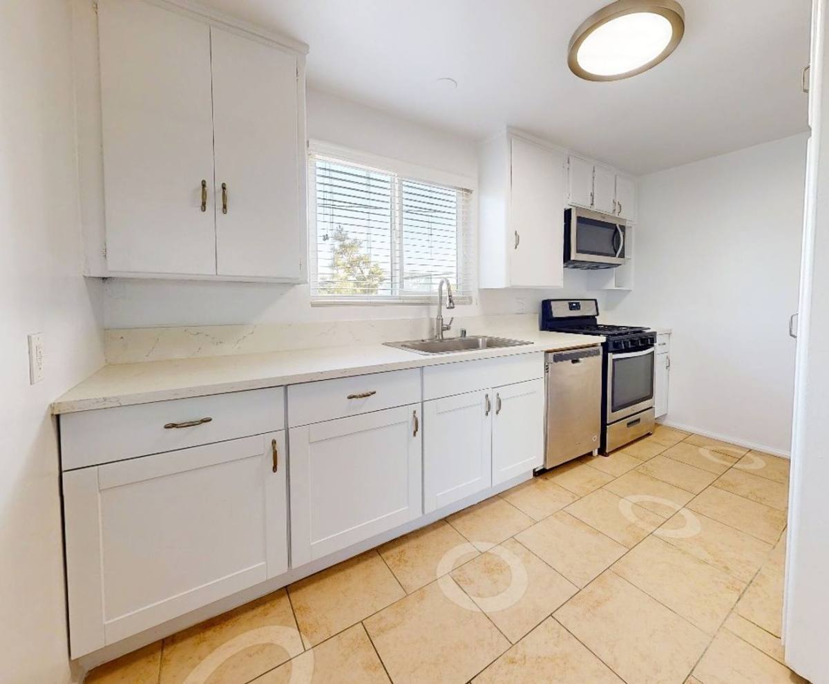 Apartment for rent at 1951 Frank St, Santa Monica, CA 90404