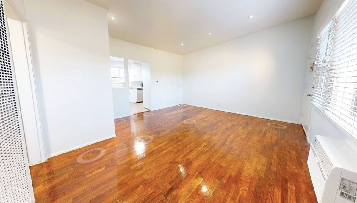 Apartment for rent at 1951 Frank St, Santa Monica, CA 90404