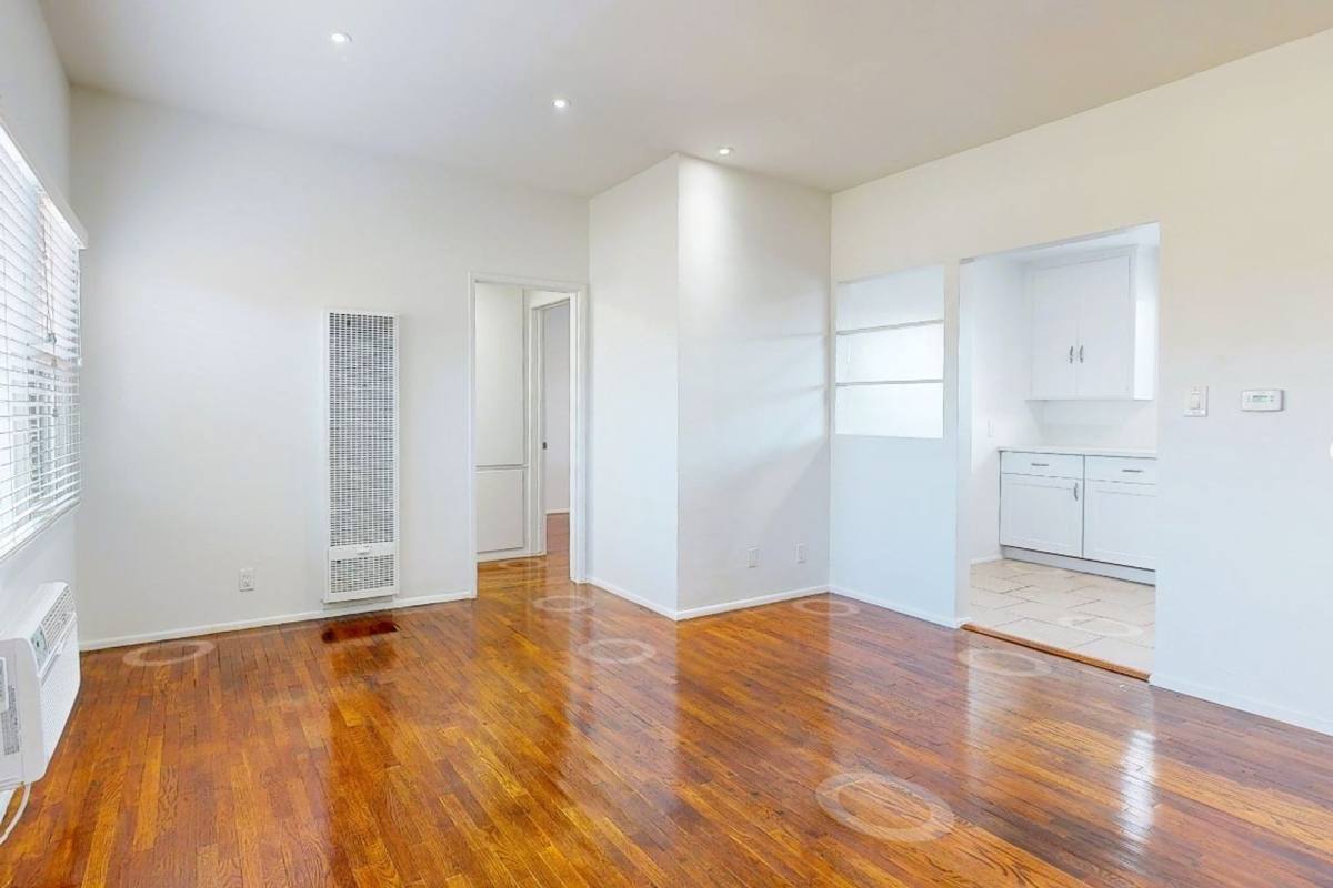Apartment for rent at 1951 Frank St, Santa Monica, CA 90404