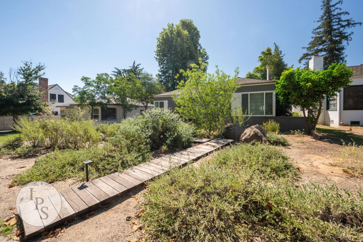 House for rent at 210 E Harvard Ave, Fresno, CA 93704
