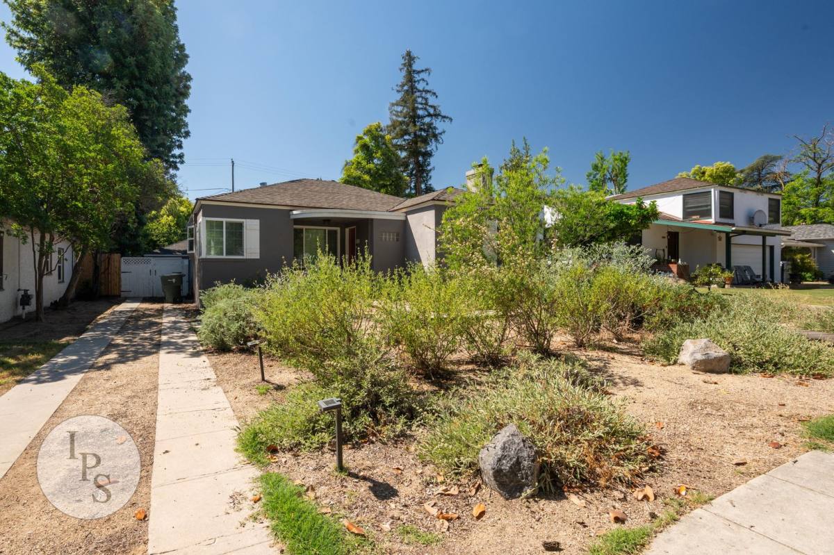 House for rent at 210 E Harvard Ave, Fresno, CA 93704