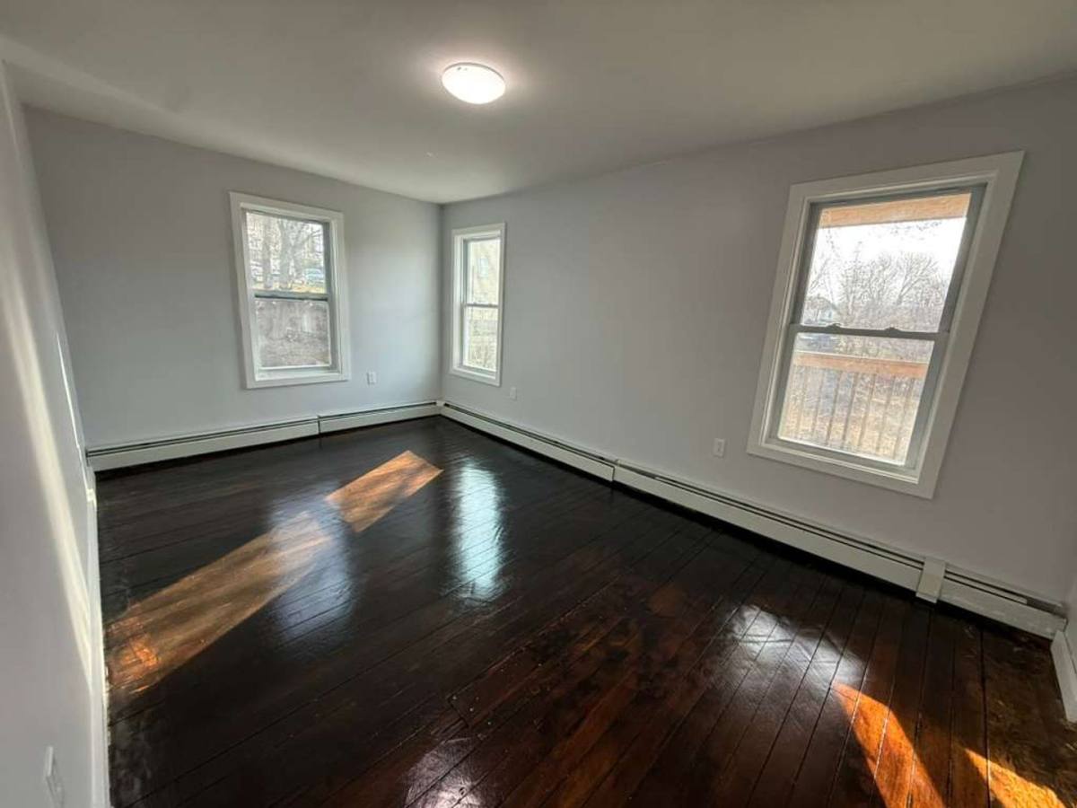 Apartment for rent at 88 Cross St, Southbridge, MA 01550