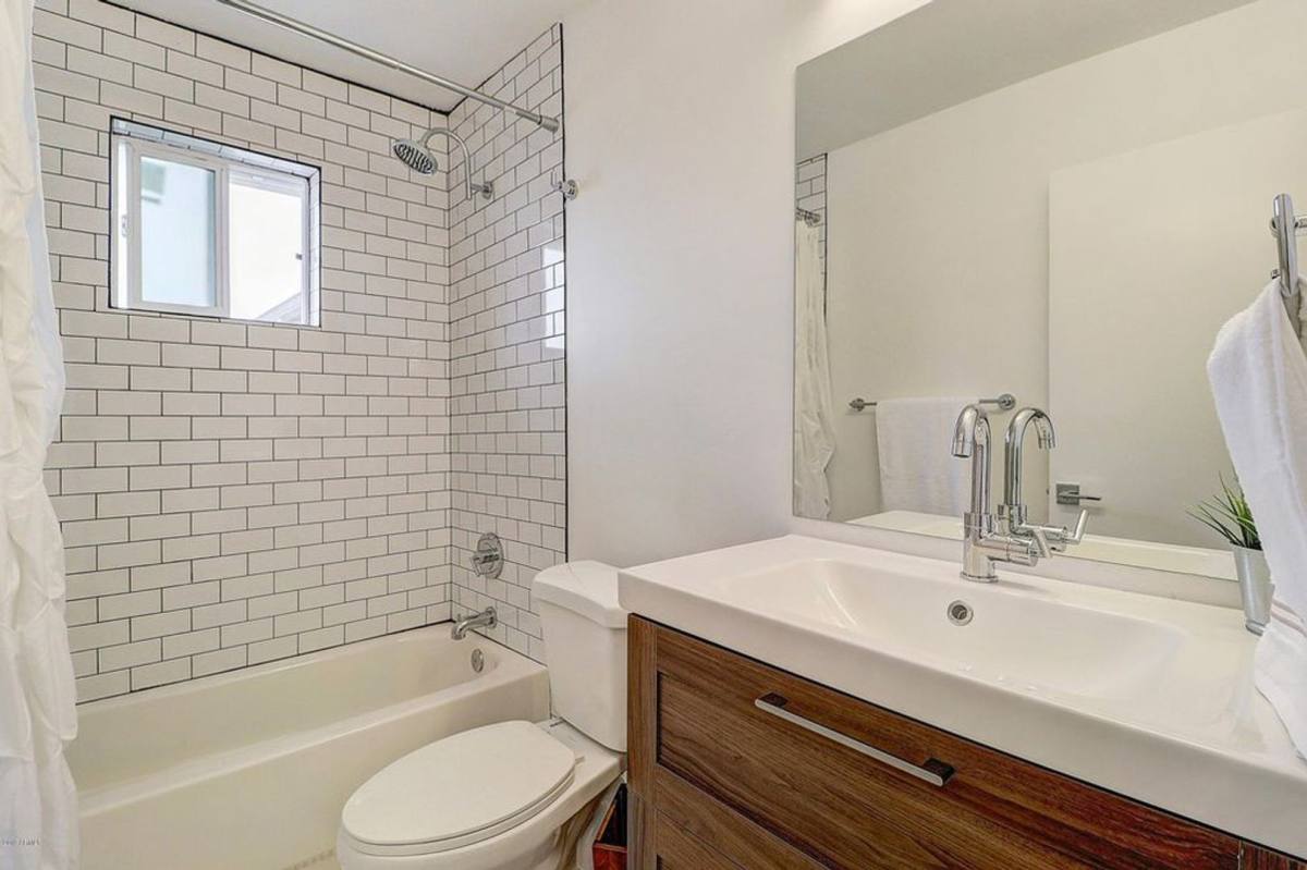 Townhouse for rent at 1633 W Missouri Ave, Phoenix, AZ 85015