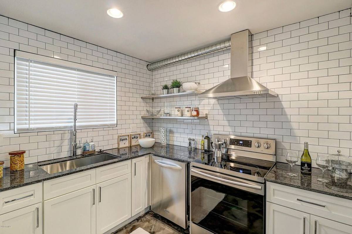 Townhouse for rent at 1633 W Missouri Ave, Phoenix, AZ 85015