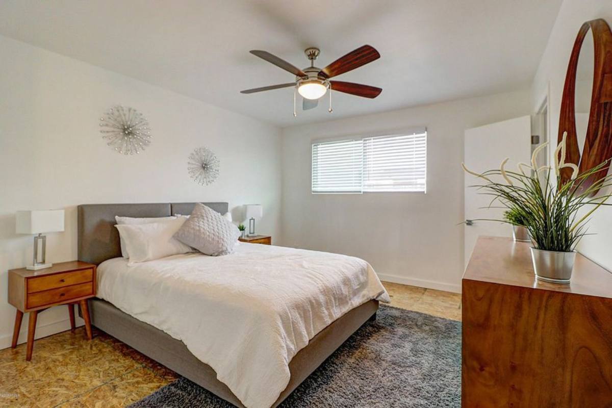 Townhouse for rent at 1633 W Missouri Ave, Phoenix, AZ 85015