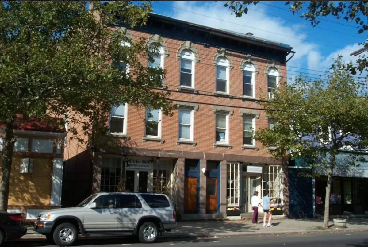 Apartment for rent at 924 State St, New Haven, CT 06511