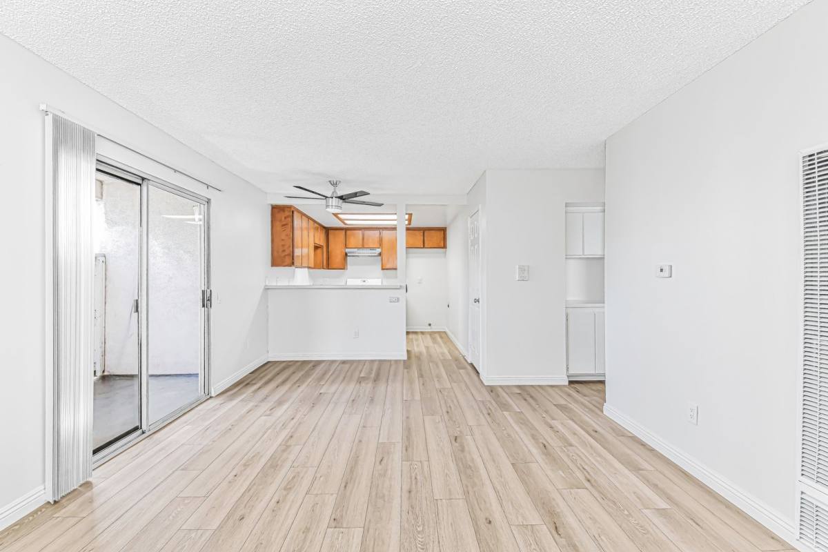 Apartment for rent at 1075 Loma Ave, Long Beach, CA 90804