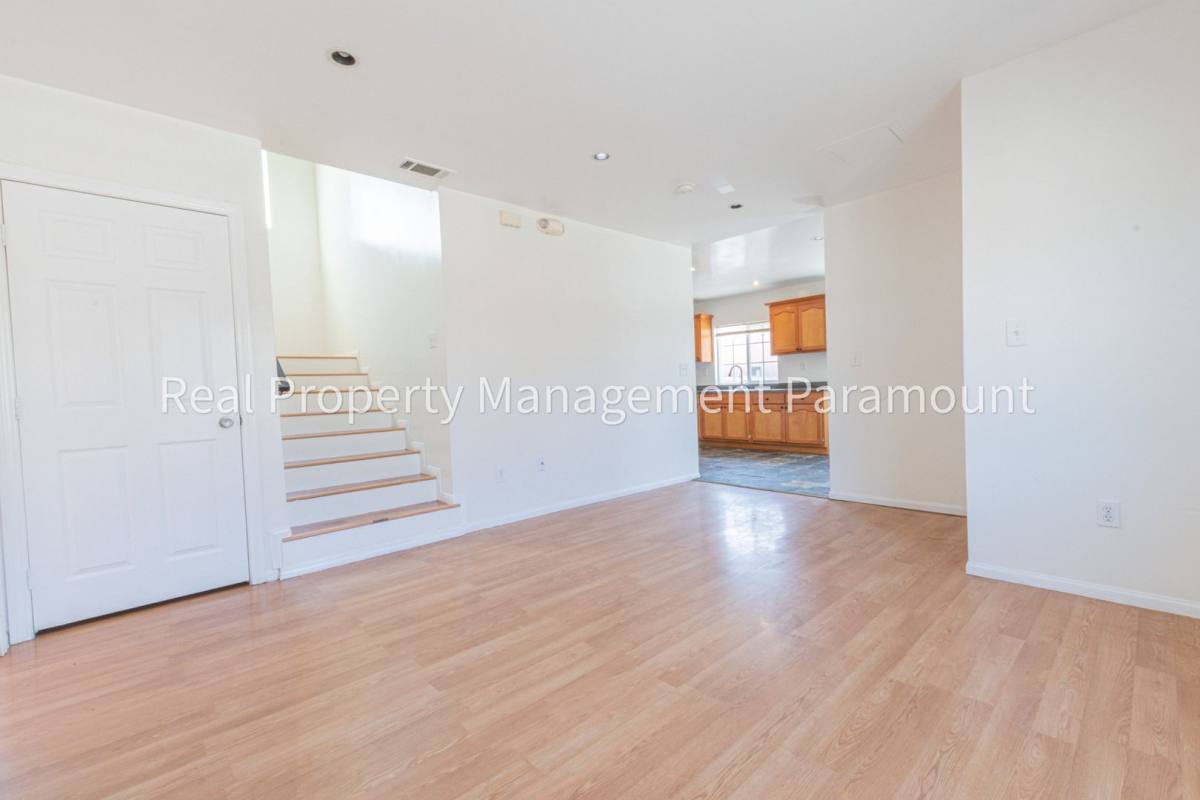 Apartment for rent at 3248 W 111th St, Inglewood, CA 90303