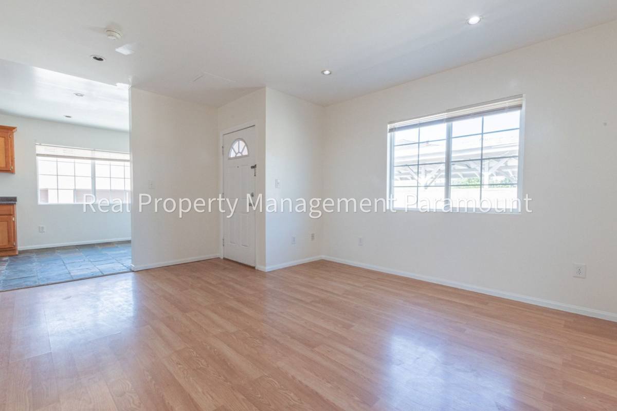Apartment for rent at 3248 W 111th St, Inglewood, CA 90303