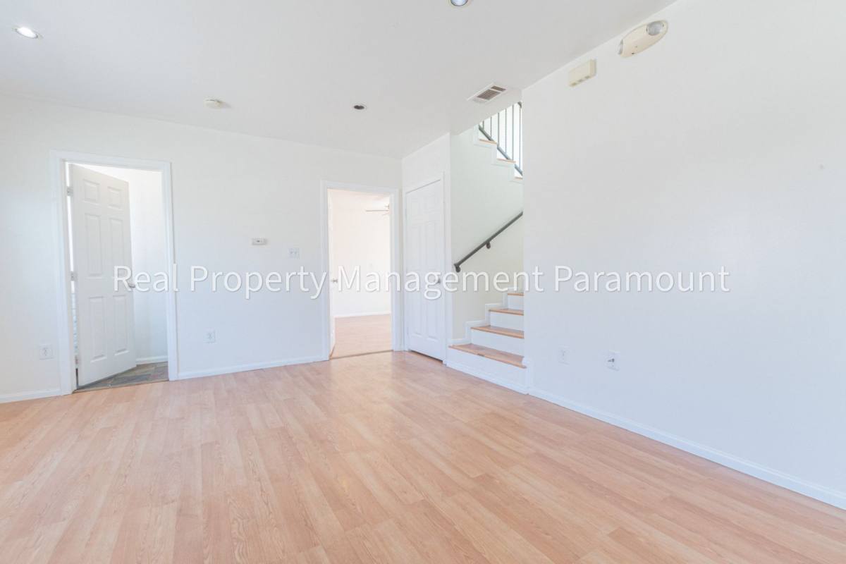 Apartment for rent at 3248 W 111th St, Inglewood, CA 90303