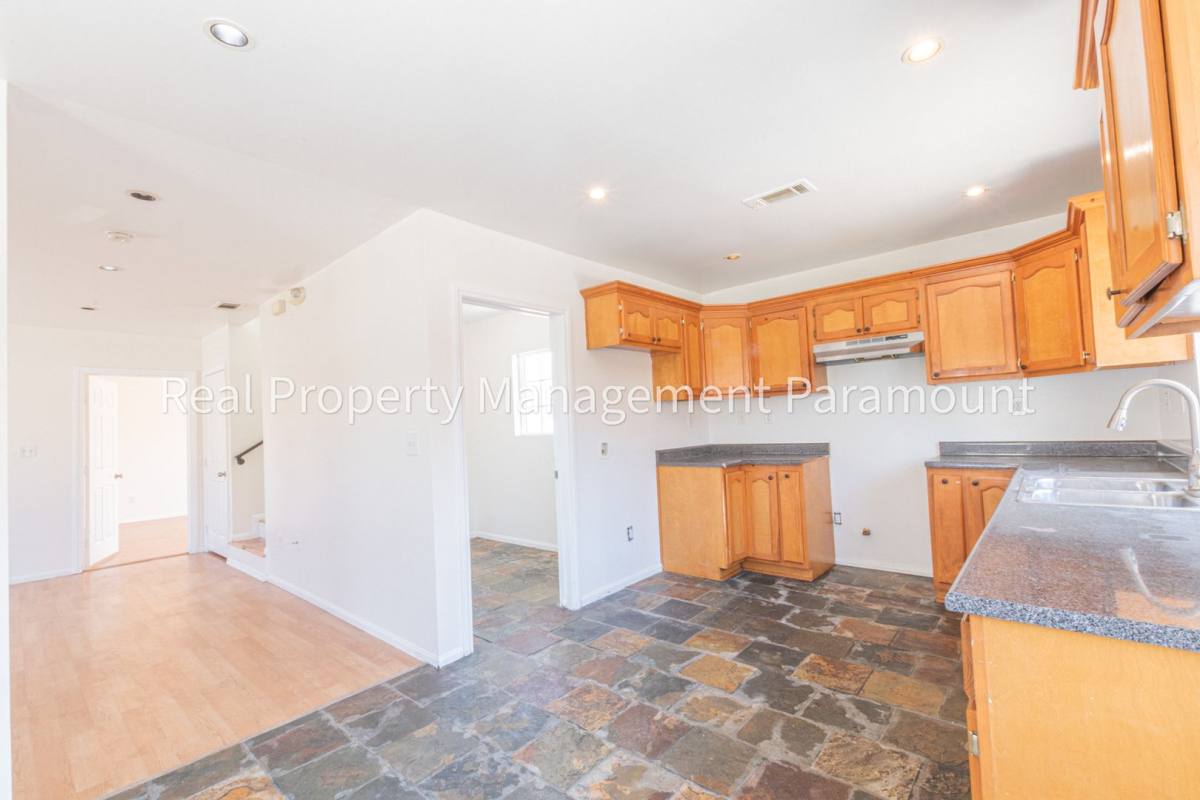 Apartment for rent at 3248 W 111th St, Inglewood, CA 90303