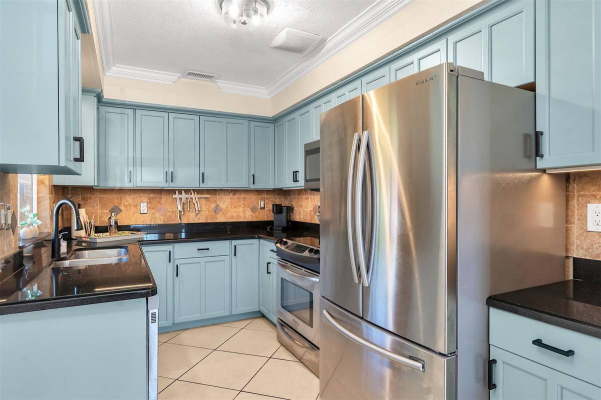 House for rent at 3221 Seaward Dr, Pompano Beach, FL 33062