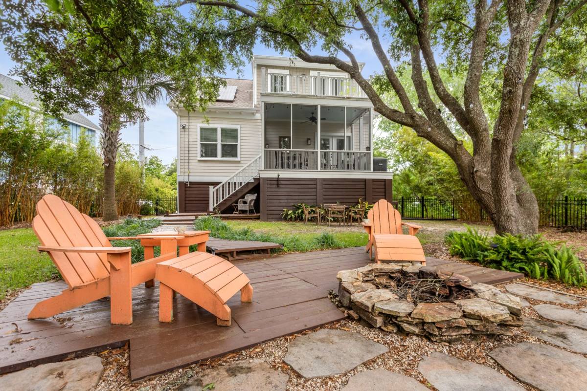 House for rent at 1 Piedmont Ave, Charleston, SC 29403