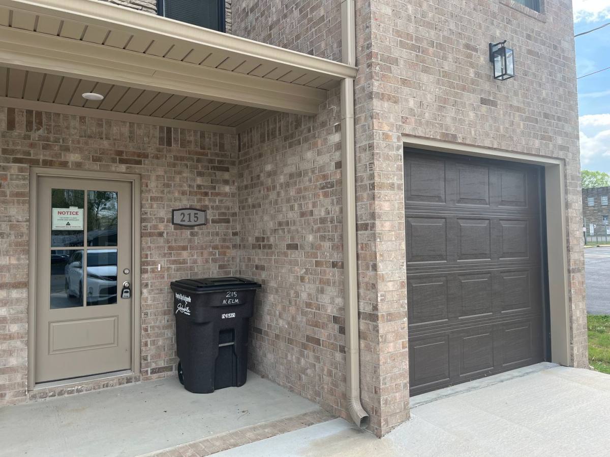 Apartment for rent at 215 217 N Elm St, Jacksonville, AR 72076