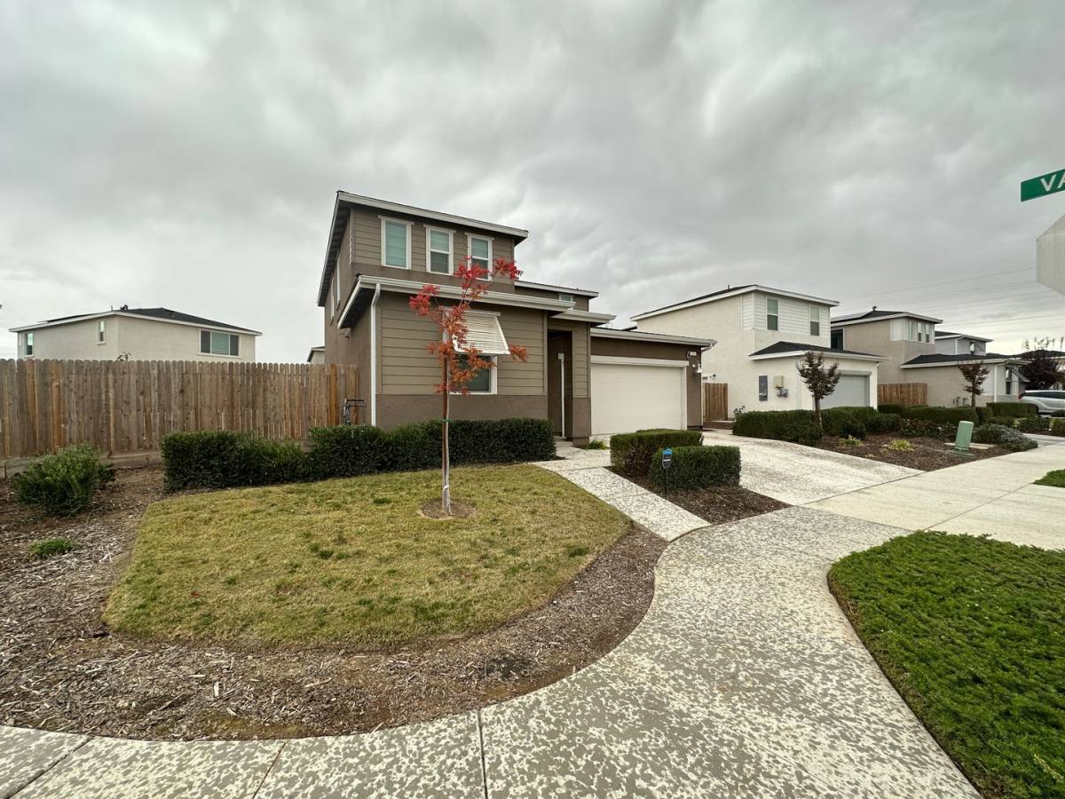 House for rent at 2455 Robledo Way, Merced, CA 95340