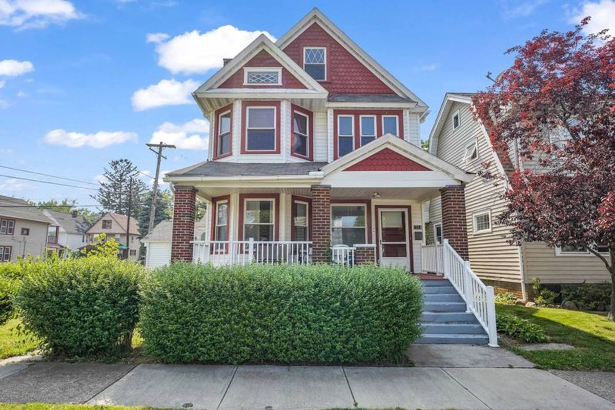 Apartment for rent at 14224 Franklin Blvd, Lakewood, OH 44107