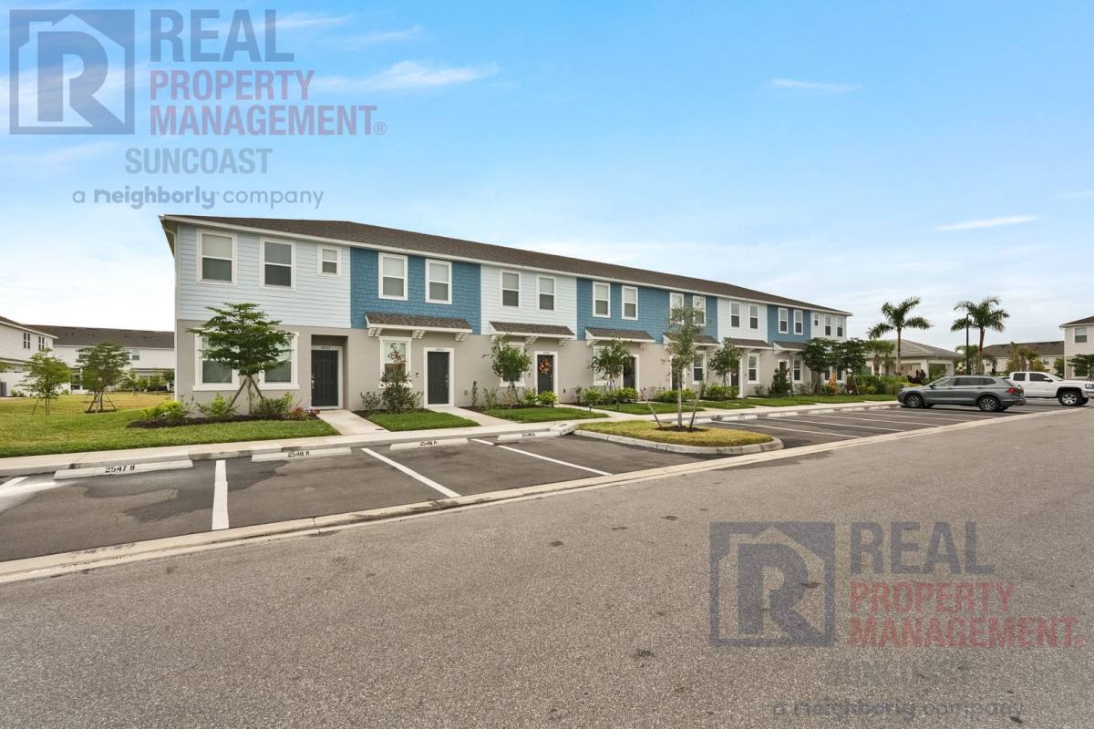 Townhouse for rent at 8937 Daybreak St, Sarasota, FL 34241