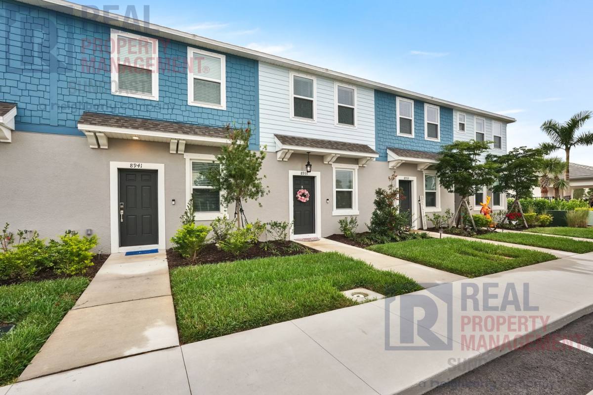 Townhouse for rent at 8937 Daybreak St, Sarasota, FL 34241