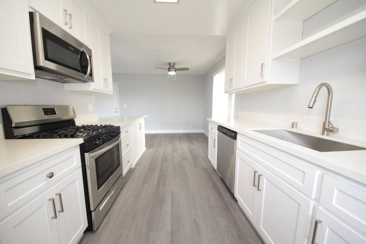 Apartment for rent at 11621 Ohio Ave, Los Angeles, CA 90025