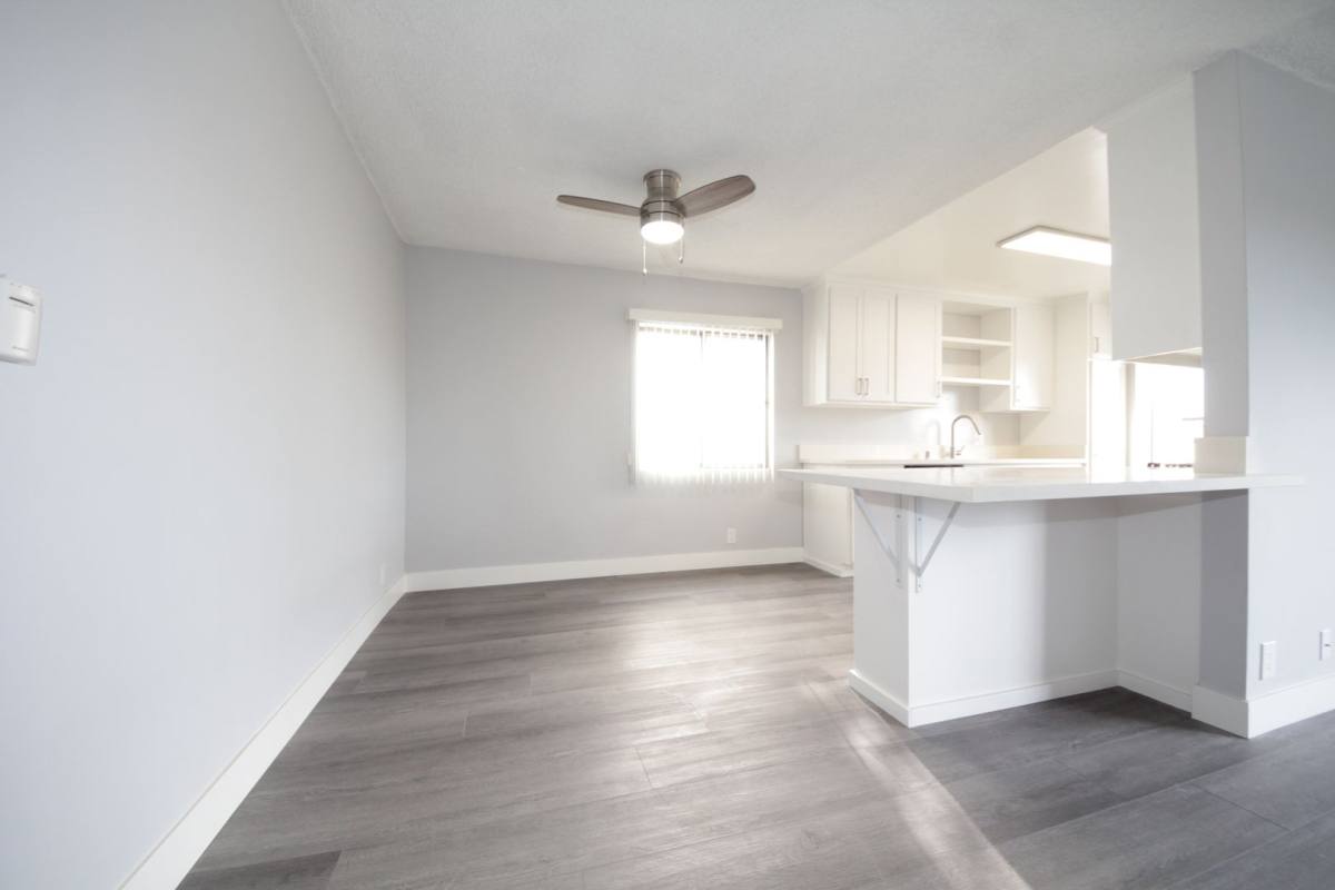 Apartment for rent at 11621 Ohio Ave, Los Angeles, CA 90025