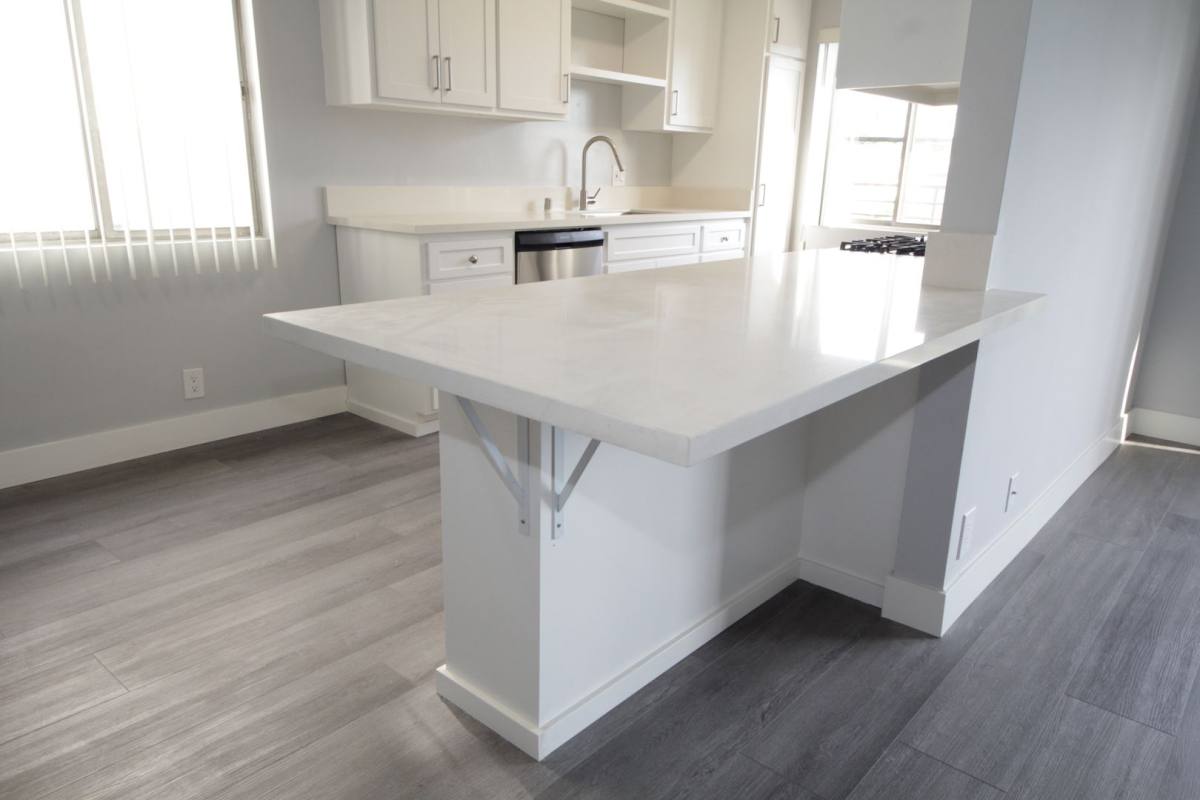 Apartment for rent at 11621 Ohio Ave, Los Angeles, CA 90025