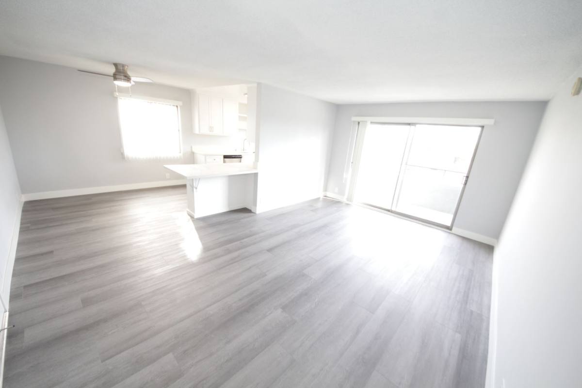 Apartment for rent at 11621 Ohio Ave, Los Angeles, CA 90025