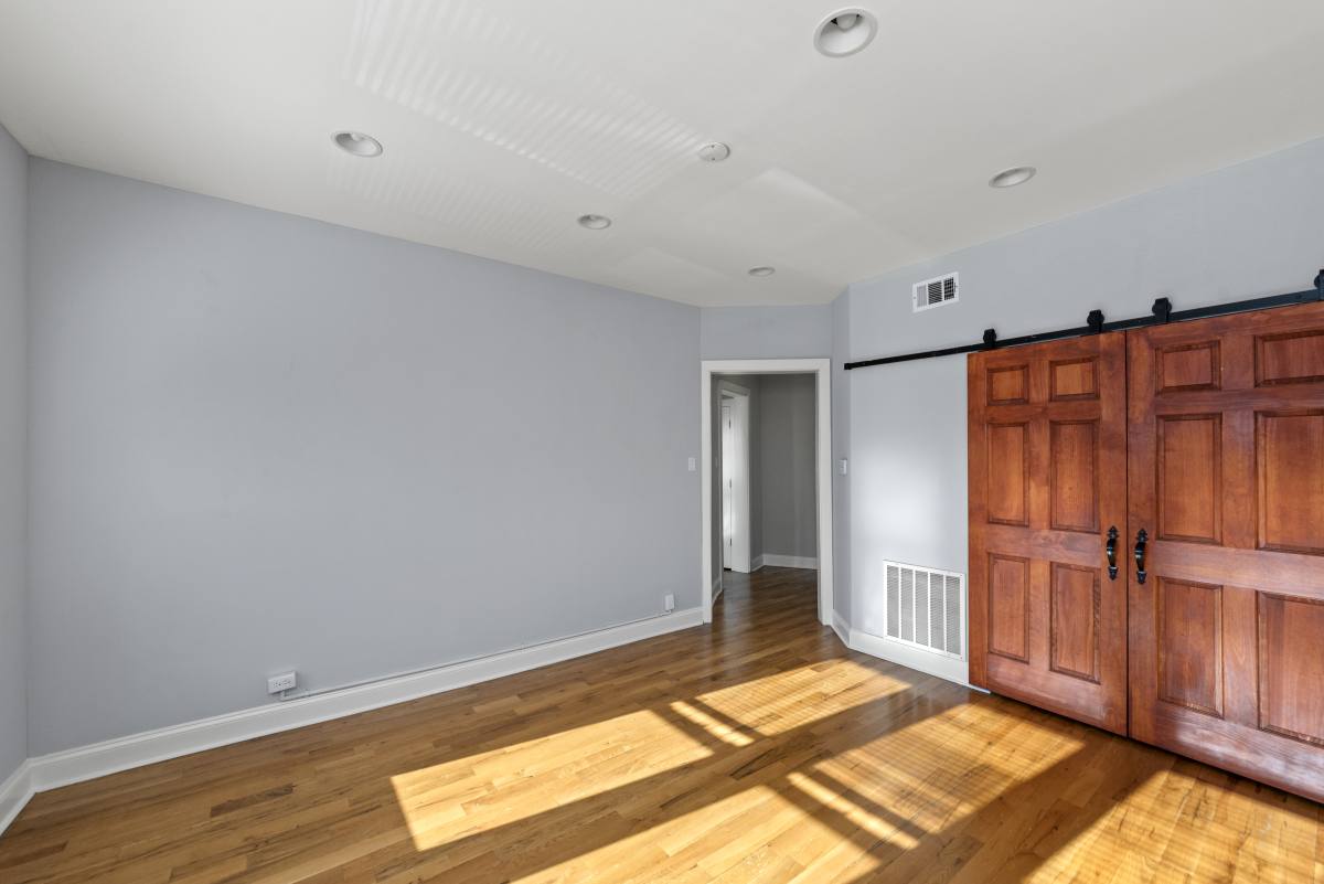 Apartment for rent at 2244 W Wilson Ave #311, Chicago, IL 60625