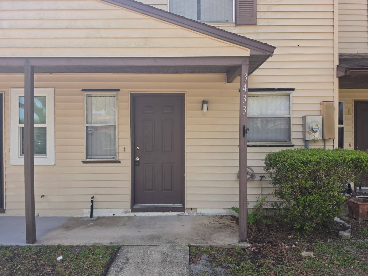 Townhouse for rent at 3433 Joe Murell Dr, Titusville, FL 32780