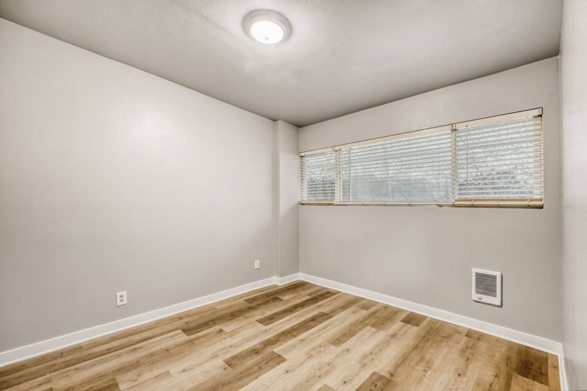 Apartment for rent at 9045 Canyon Dr, Kent, WA 98030