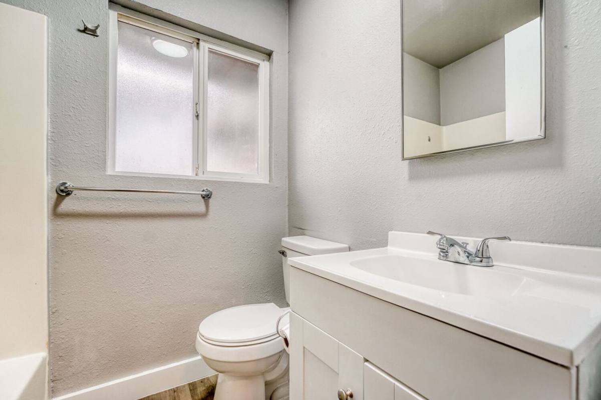 Apartment for rent at 9045 Canyon Dr, Kent, WA 98030