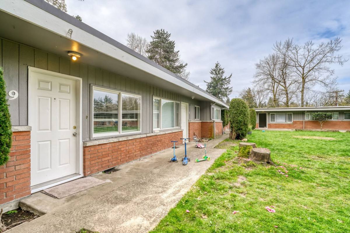 Apartment for rent at 9045 Canyon Dr, Kent, WA 98030