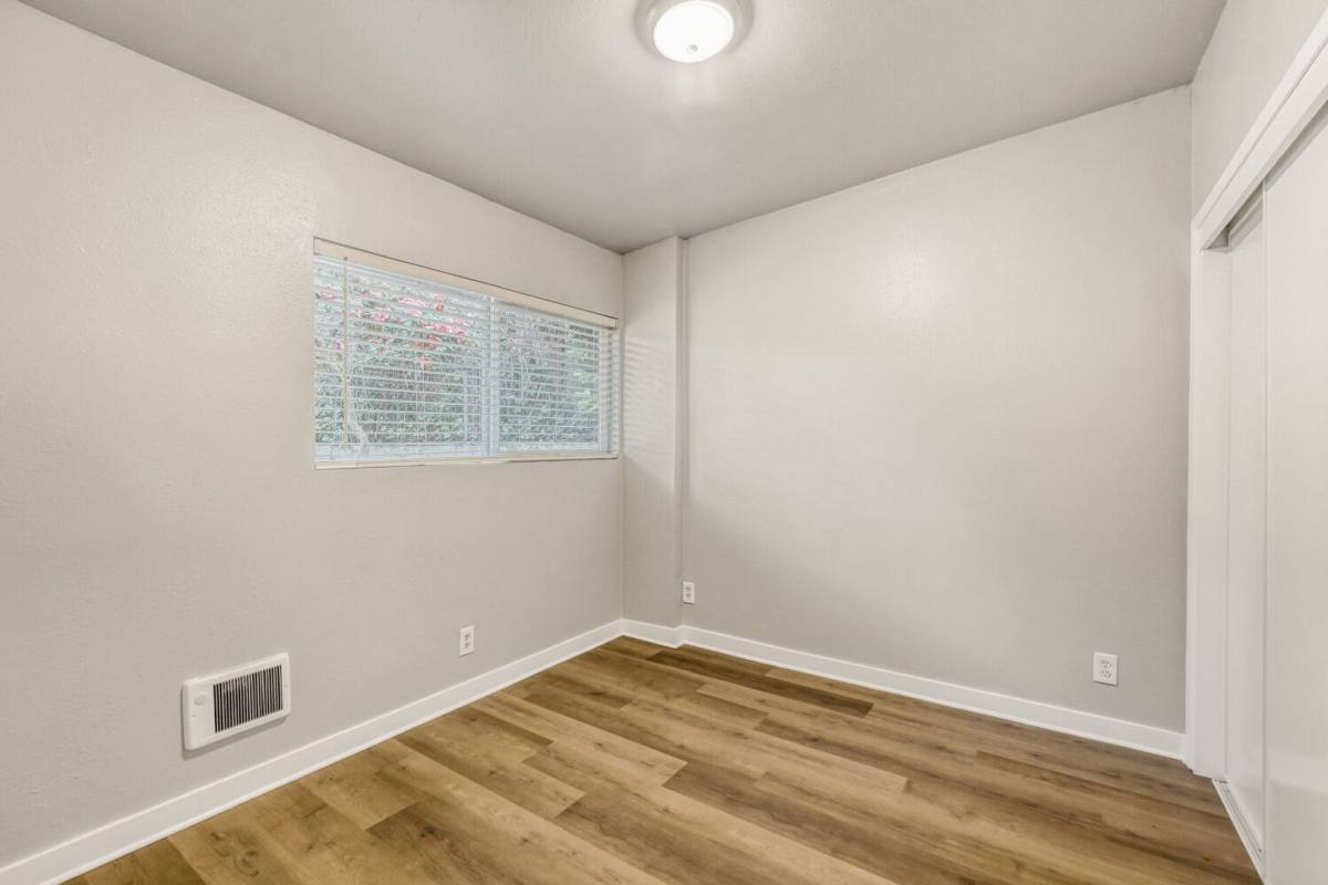 Apartment for rent at 9045 Canyon Dr, Kent, WA 98030