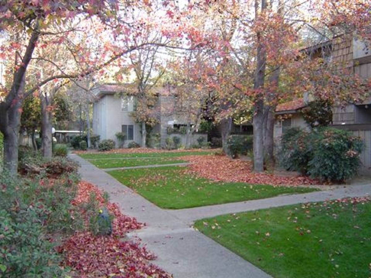 Apartment for rent at 5739 N Cedar Ave, Fresno, CA 93710